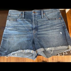 Madewell high rise denim shorts size 33